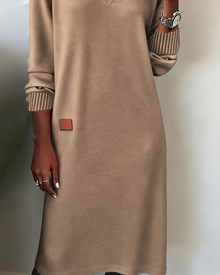 Eveliss - Elegant V-Neck Midi Knitted Dress