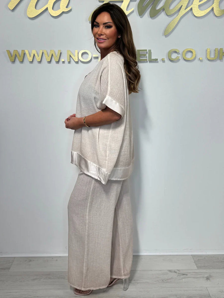 Haliora - Casual and trendy feminine set with V-neckline