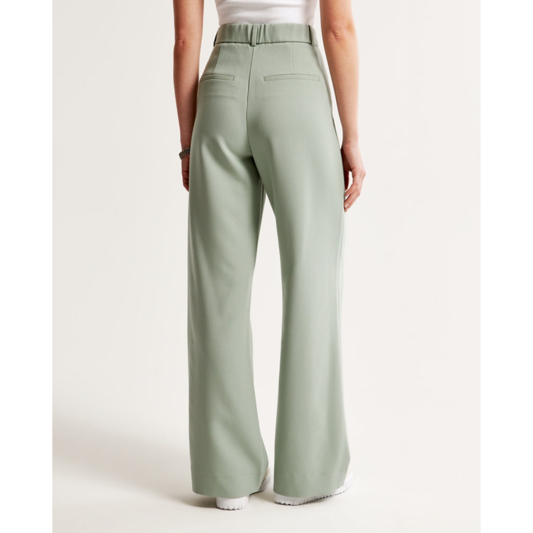 Wide-Leg Pleated Trousers | High-Rise Tailored Fit | Spring Workwear