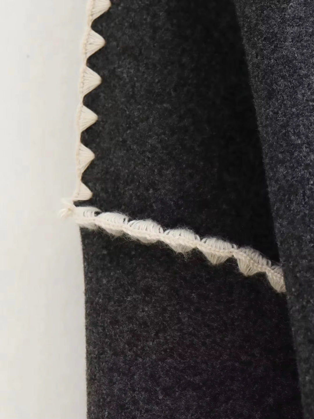 Antoinette - Elegant Coat with Round Neck and Pockets