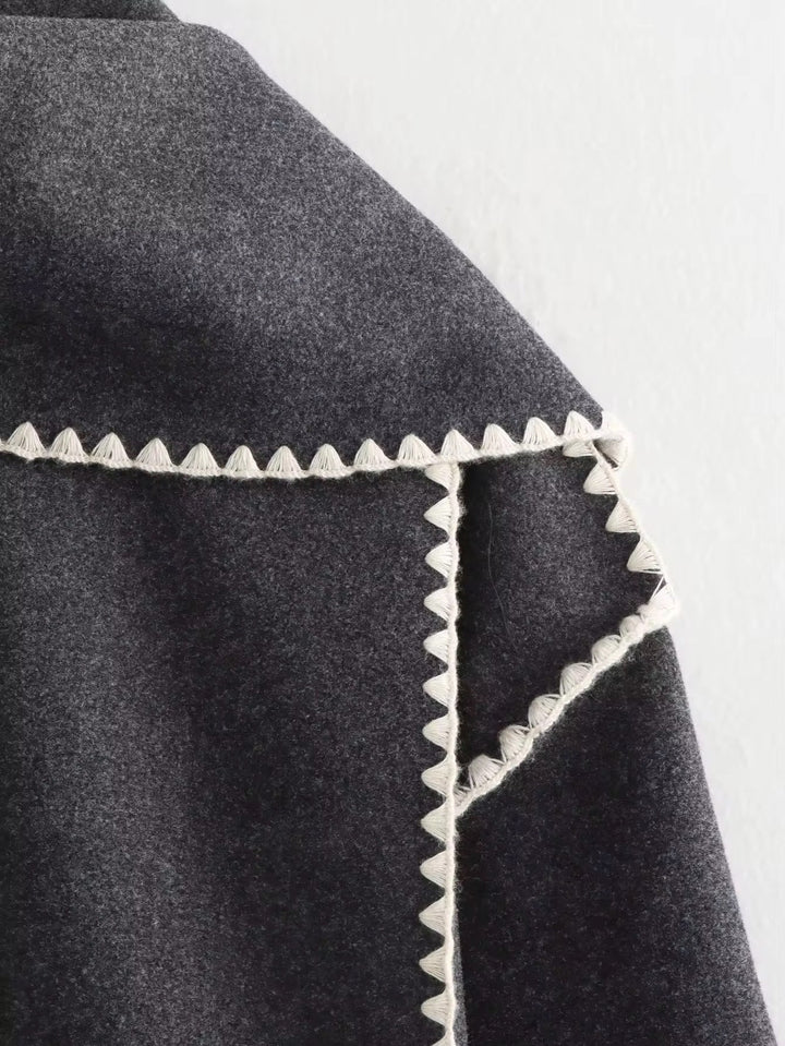 Antoinette - Elegant Coat with Round Neck and Pockets