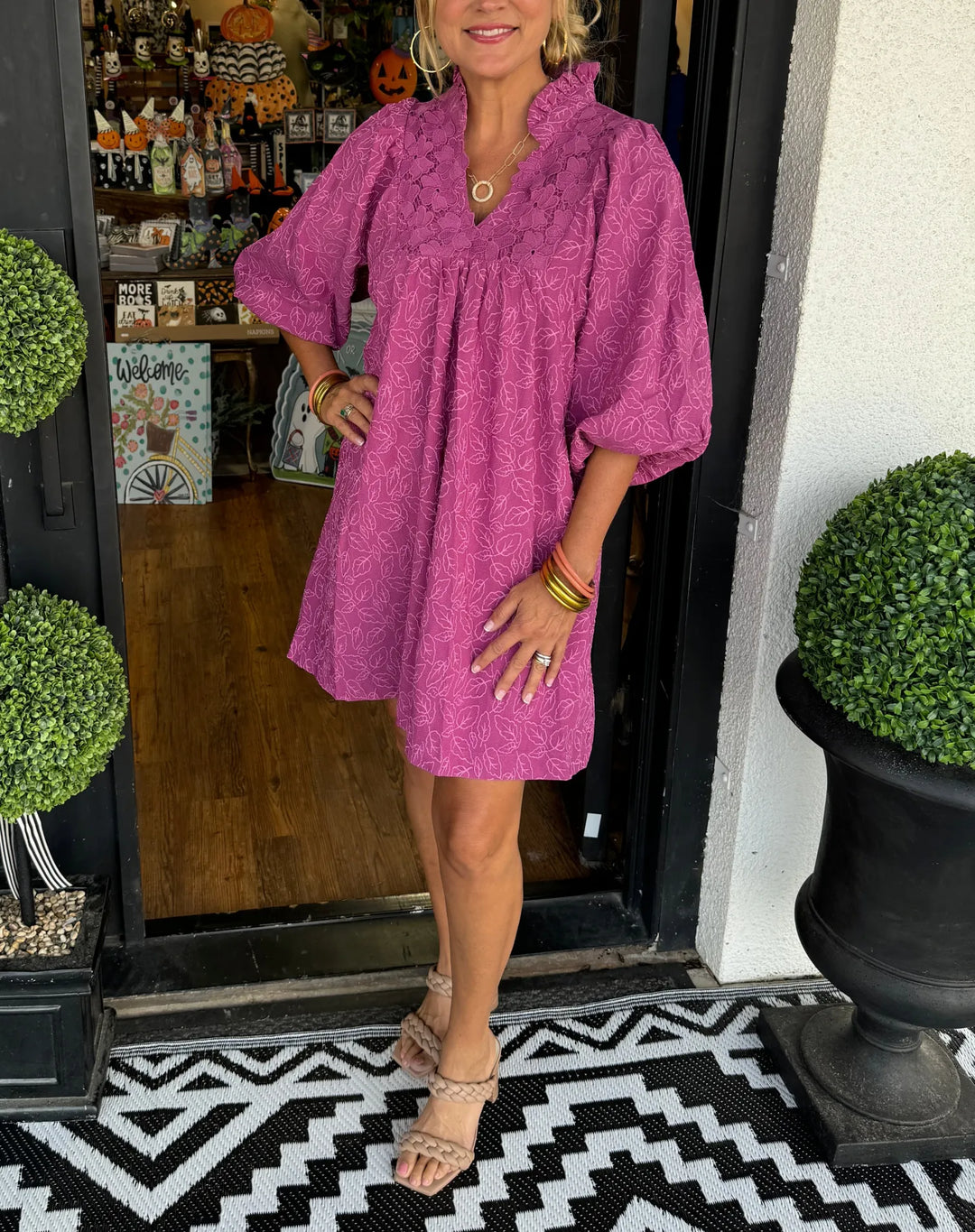 Tesia - Robe courte jacquard à manches bouffantes