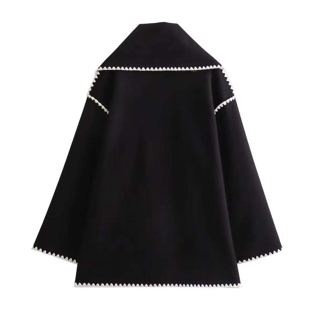 Antoinette - Elegant Coat with Round Neck and Pockets