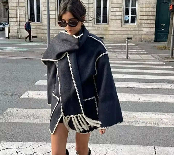 Antoinette - Elegant Coat with Round Neck and Pockets