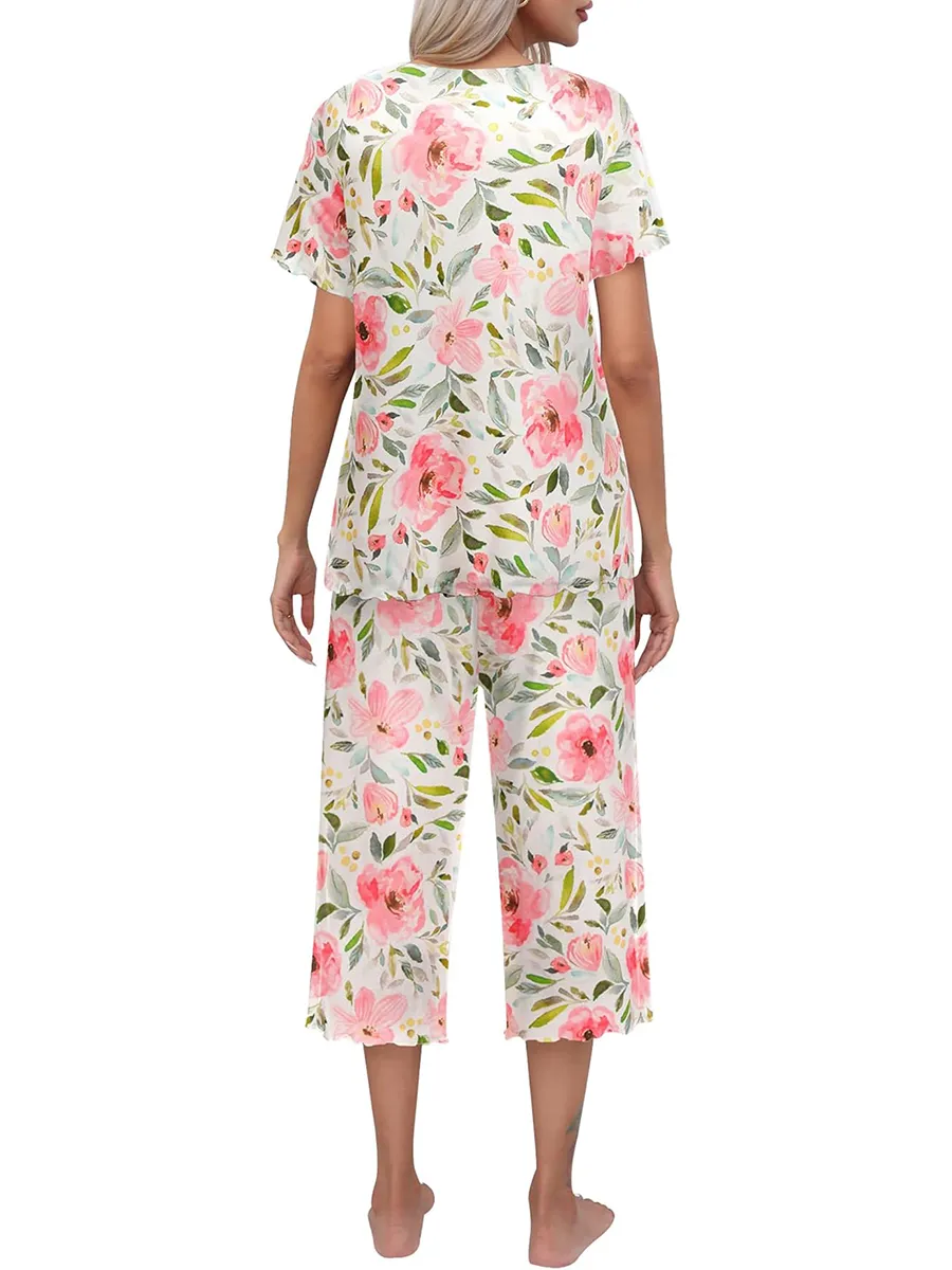 Olivine - Women's short-sleeved loungewear set with capri pants - perfect for relaxing at home in style