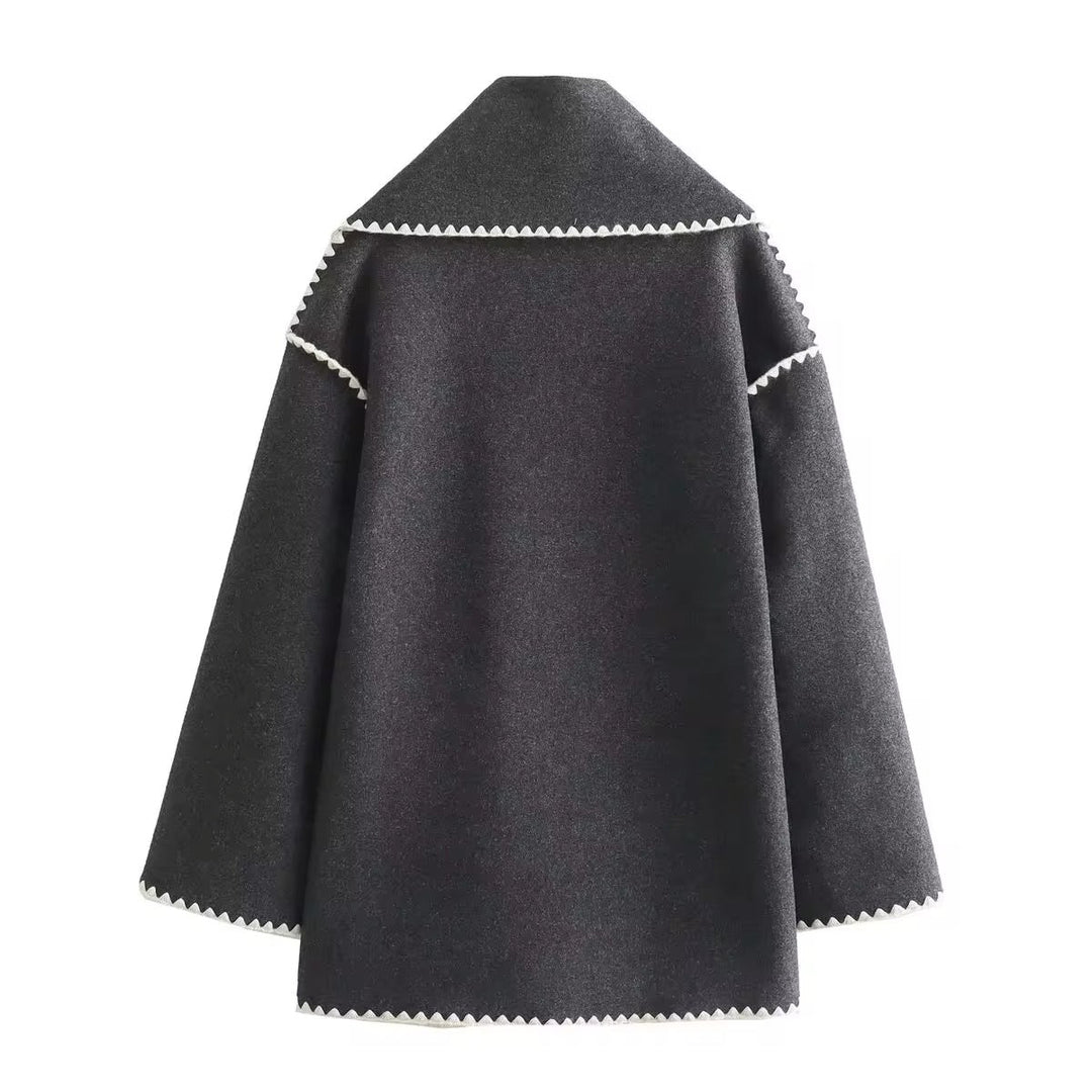 Antoinette - Elegant Coat with Round Neck and Pockets