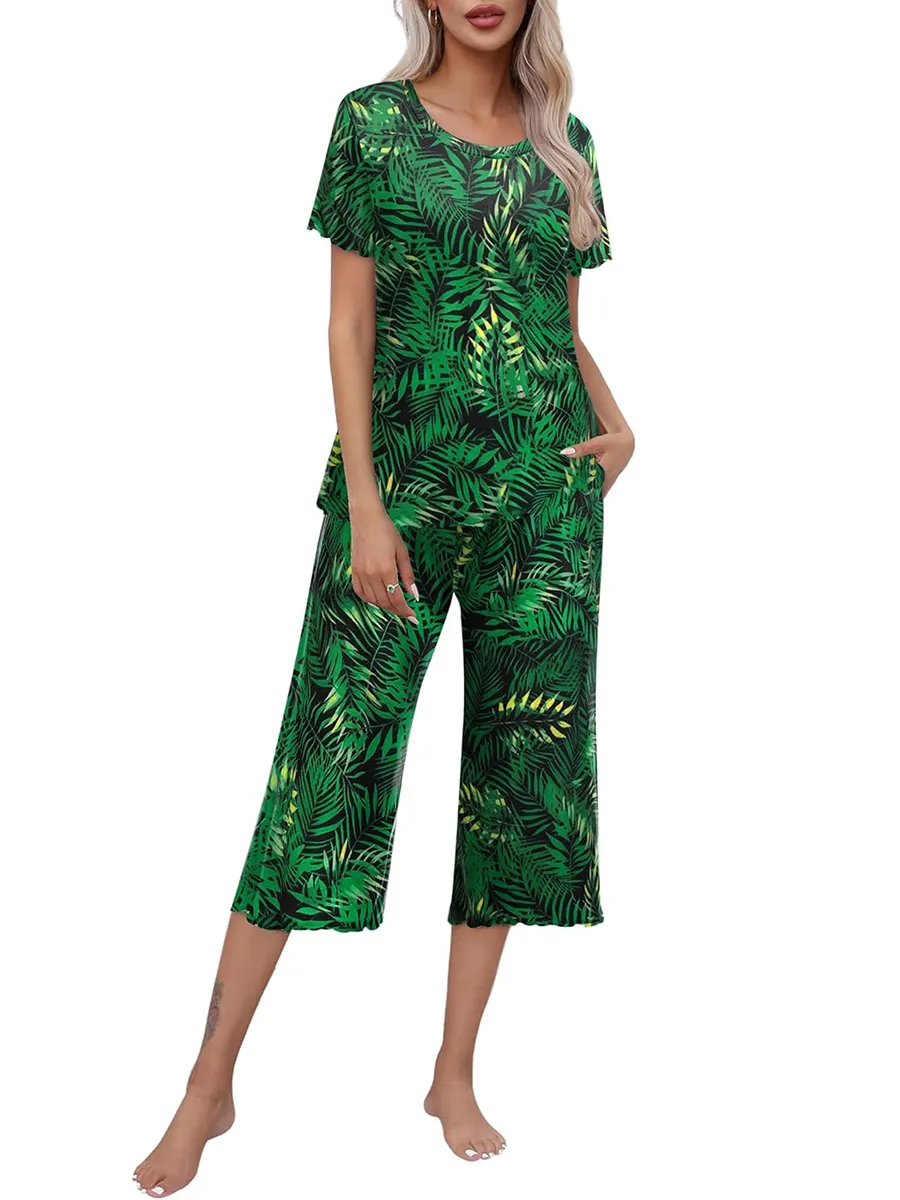 Olivine - Women's short-sleeved loungewear set with capri pants - perfect for relaxing at home in style