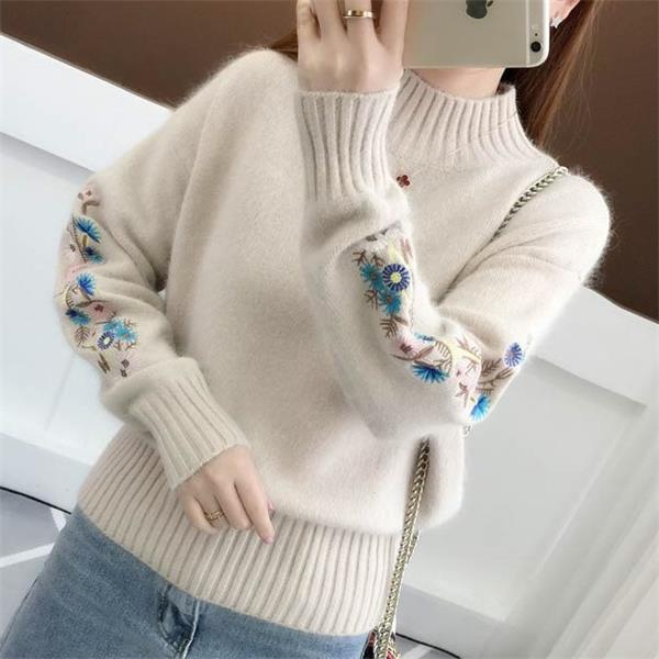 Andrée - Thick Flower Embroidered Sweater