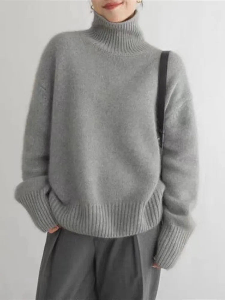 Karine - Comfortable and soft knitted turtleneck sweater
