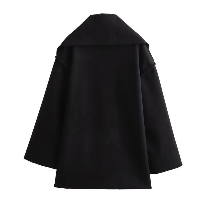 Antoinette - Elegant Coat with Round Neck and Pockets