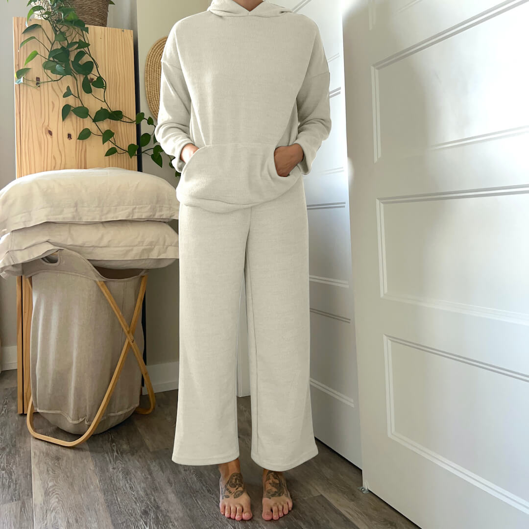 Relaxed Fit Lounge Set | Cozy Two-Piece | Soft Knit Fabric