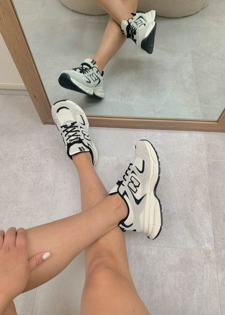 Eglantine - Beautiful sneakers for women