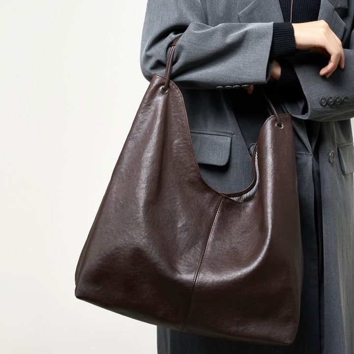 Nóvia | Minimalist Leather Tote Bag