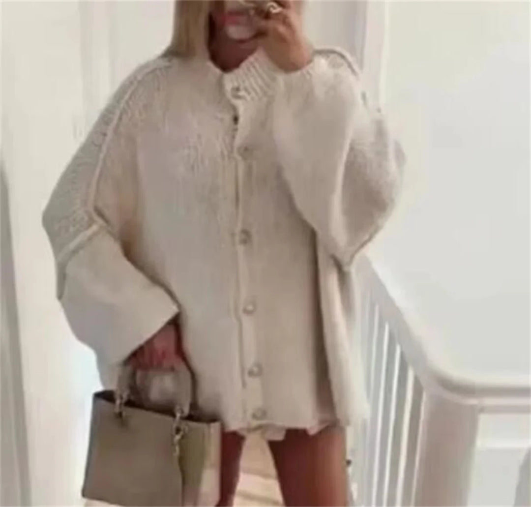 Lili - Loose Sweater with Metallic Buttons