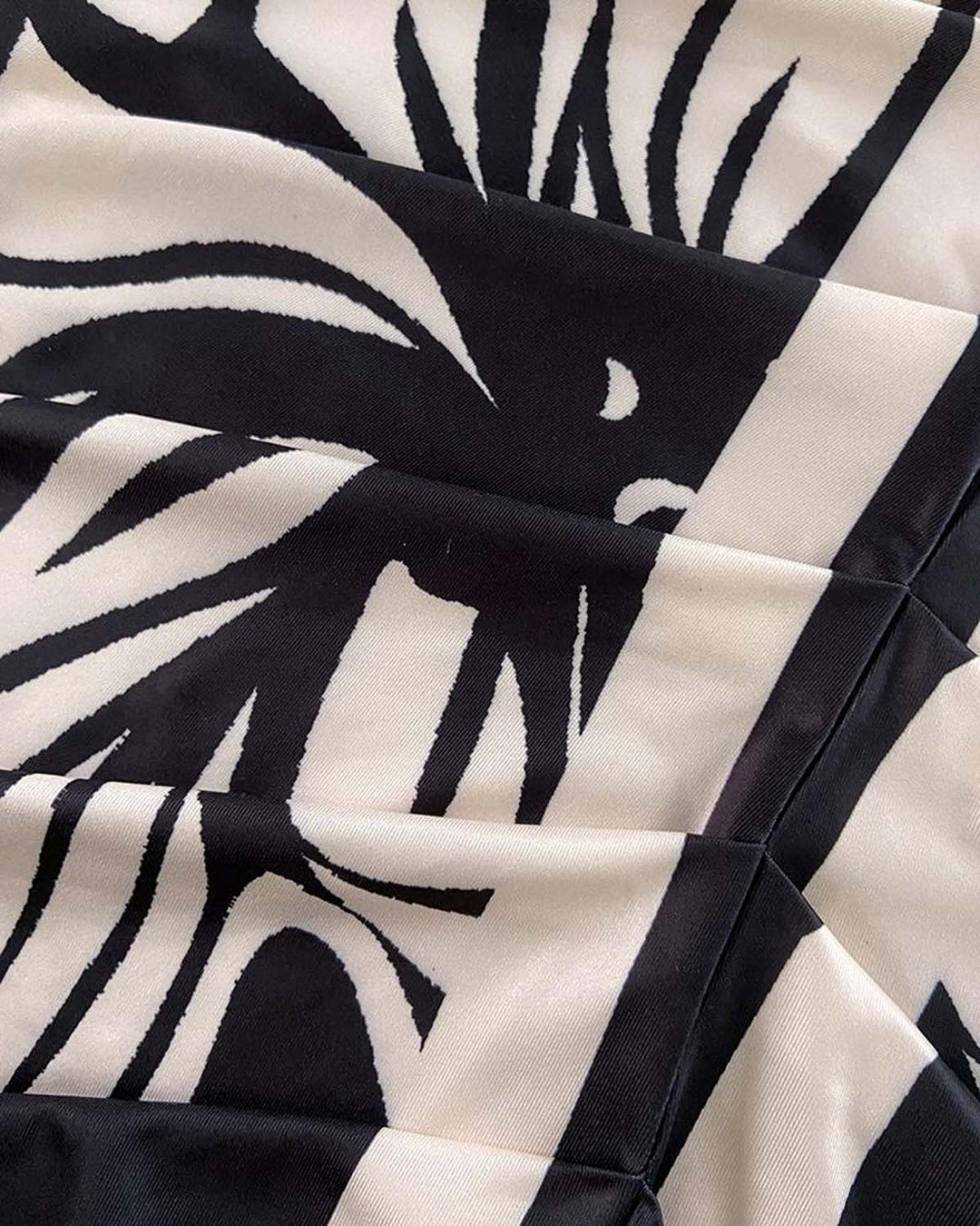 Jorelia - Chic Pleated Dress – Sophistication and Timeless Elegance