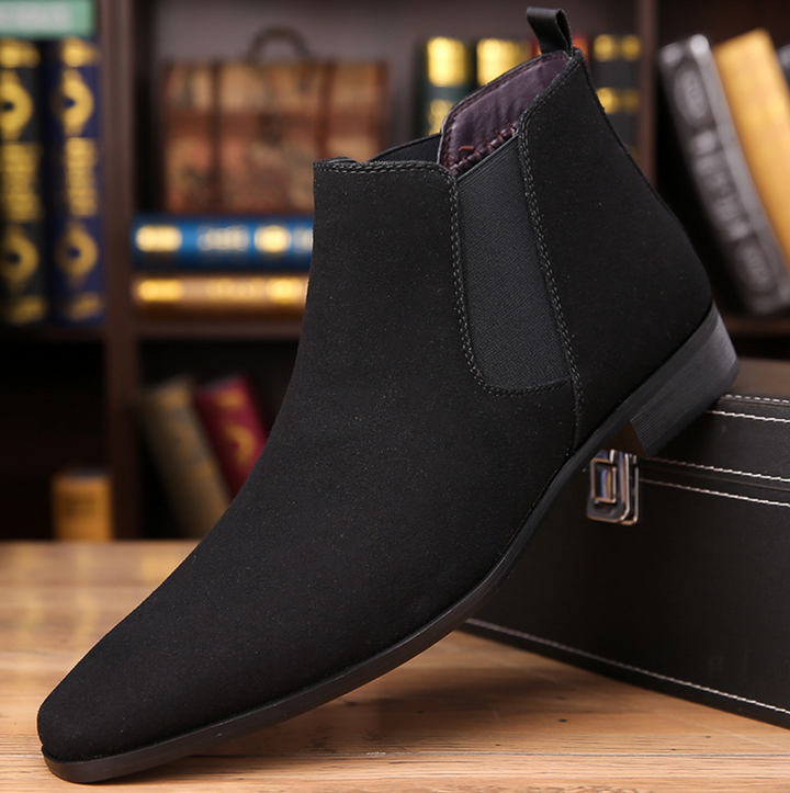 CASUAL LEATHER CHELSEA BOOTS