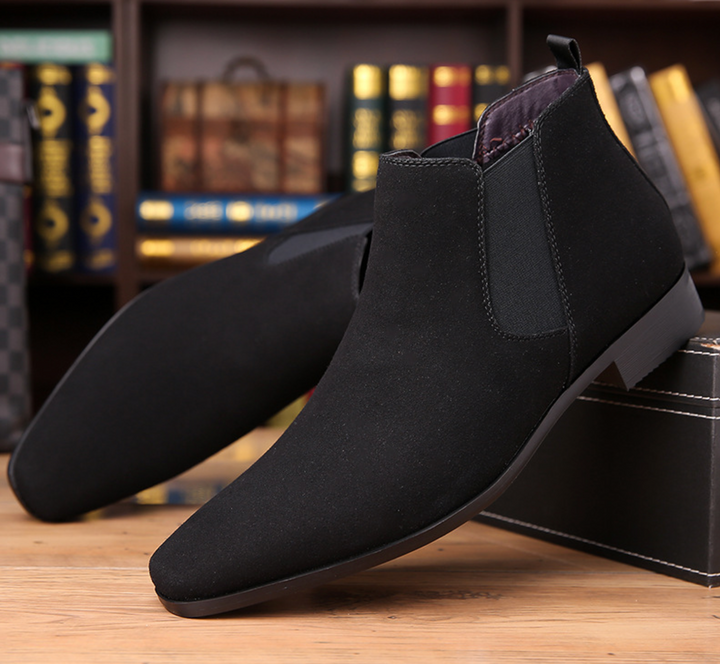 CASUAL LEATHER CHELSEA BOOTS