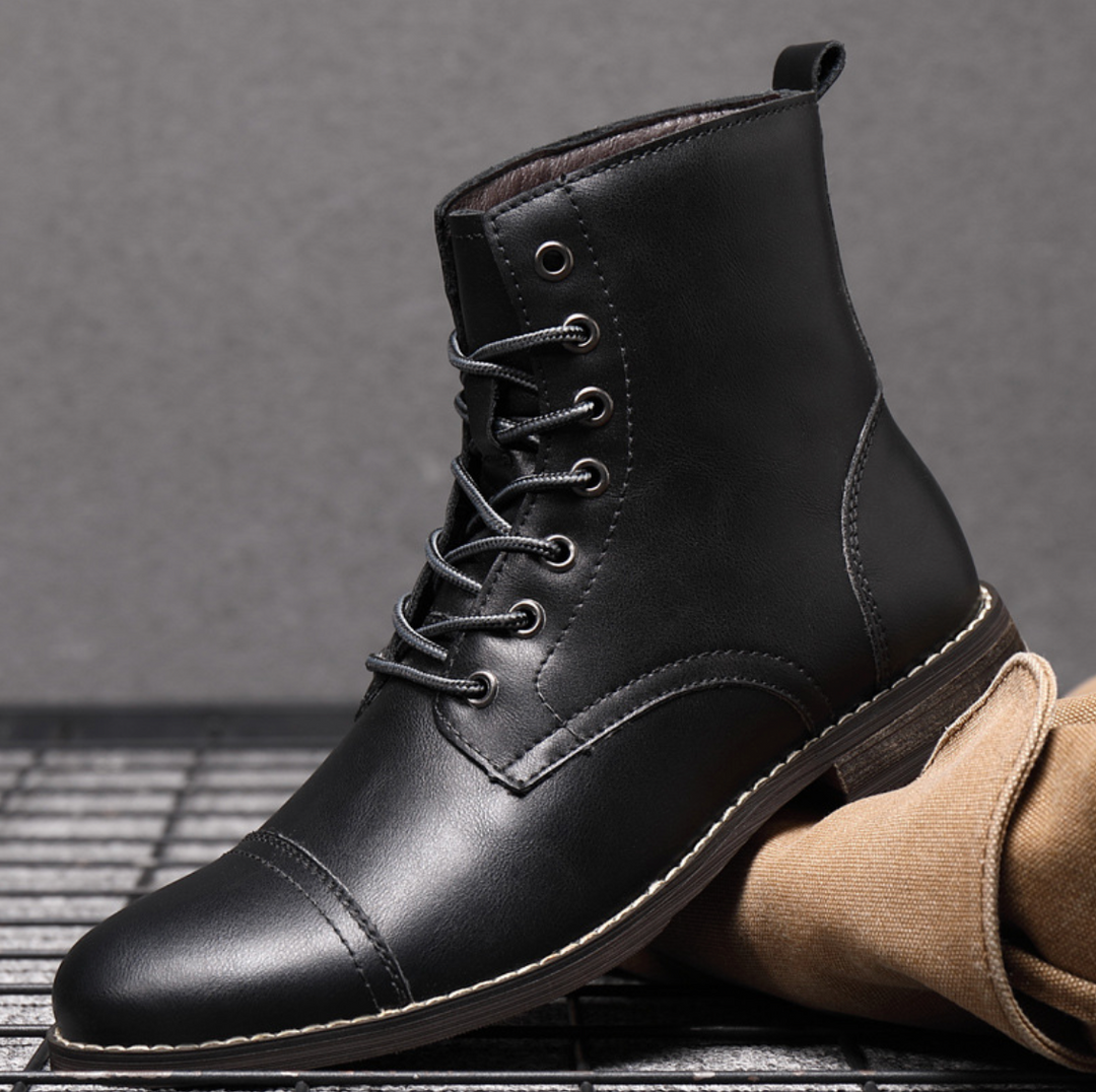 CLASSIC CASUAL BOOTS