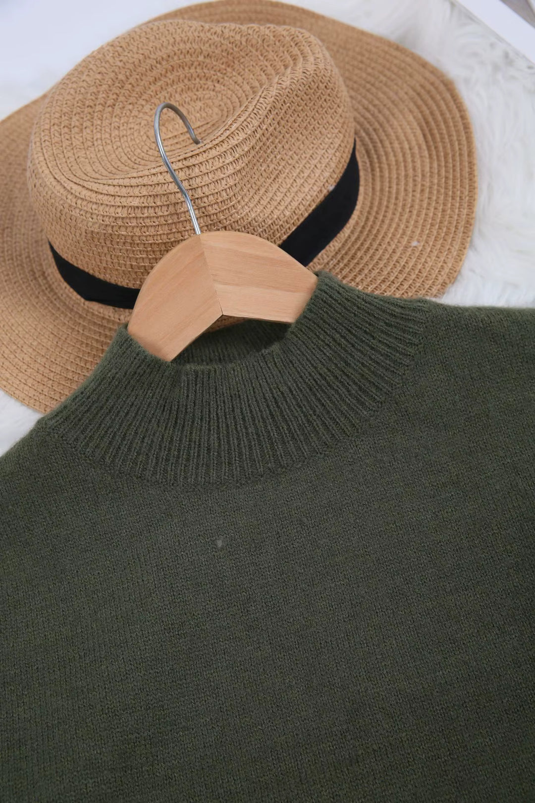 Victoria - Elegant and Warm Sweater