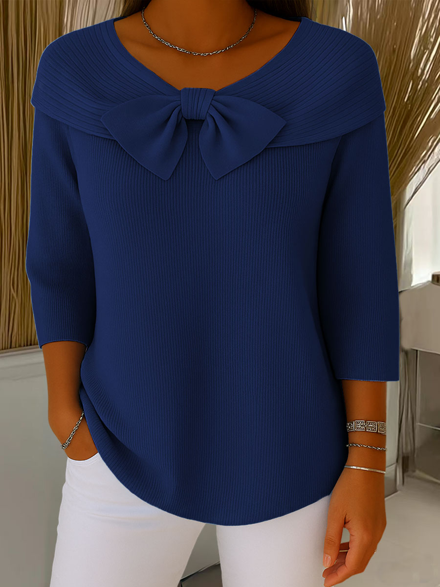 Thaloria - Women's round neck sweater with decorative bow
