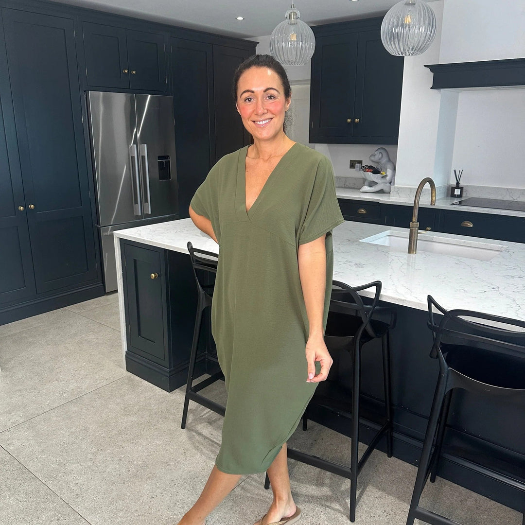 Dorelia - Elegant and Chic Dress with V-Neckline