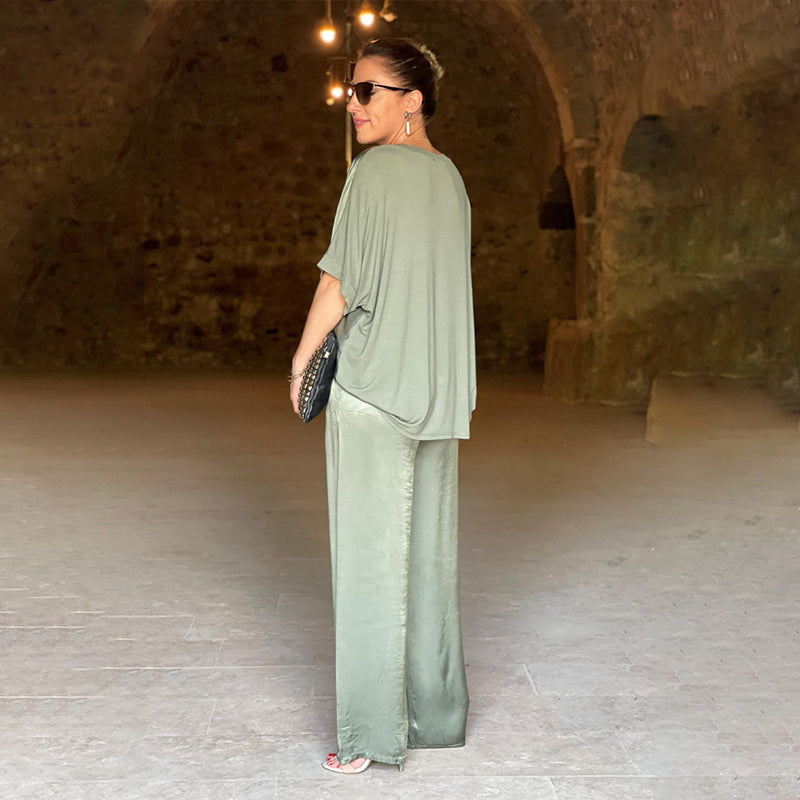 Laurie - Plus Size Elegant Shiny Two Piece Set with V Neck