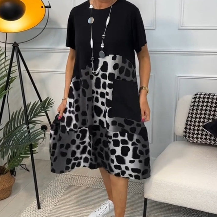 Lisette - Loose printed dress with round neck and short sleeves