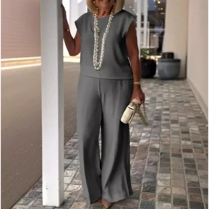 Anissa - Women's Sleeveless Top and Round Neck Pants