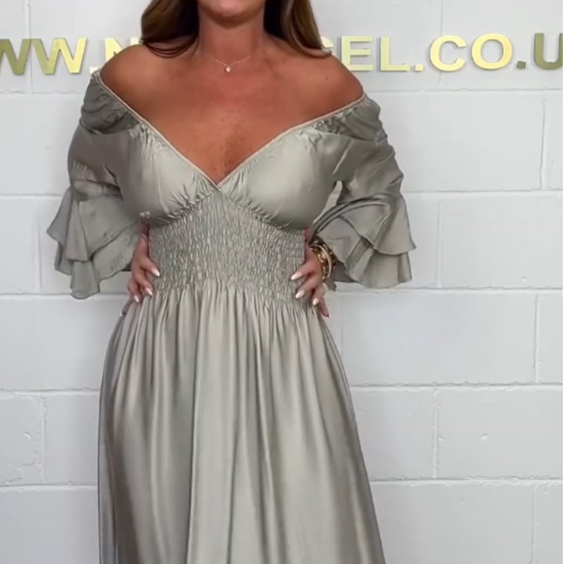 Sybille - Flared Dress with Ruffles and High Waist