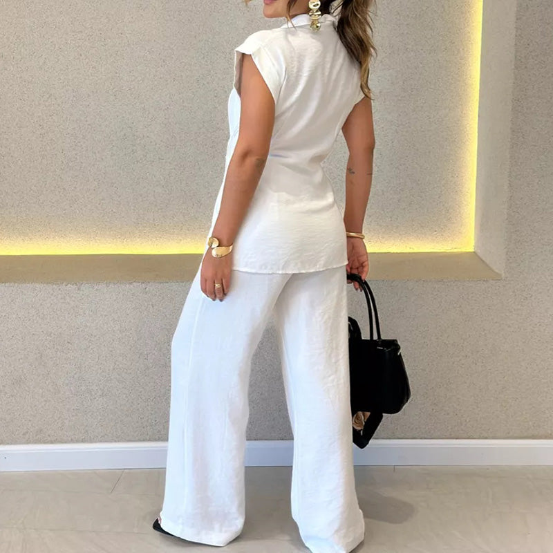 Ivette - Elegant set with sleeveless blouse and high-waisted pants