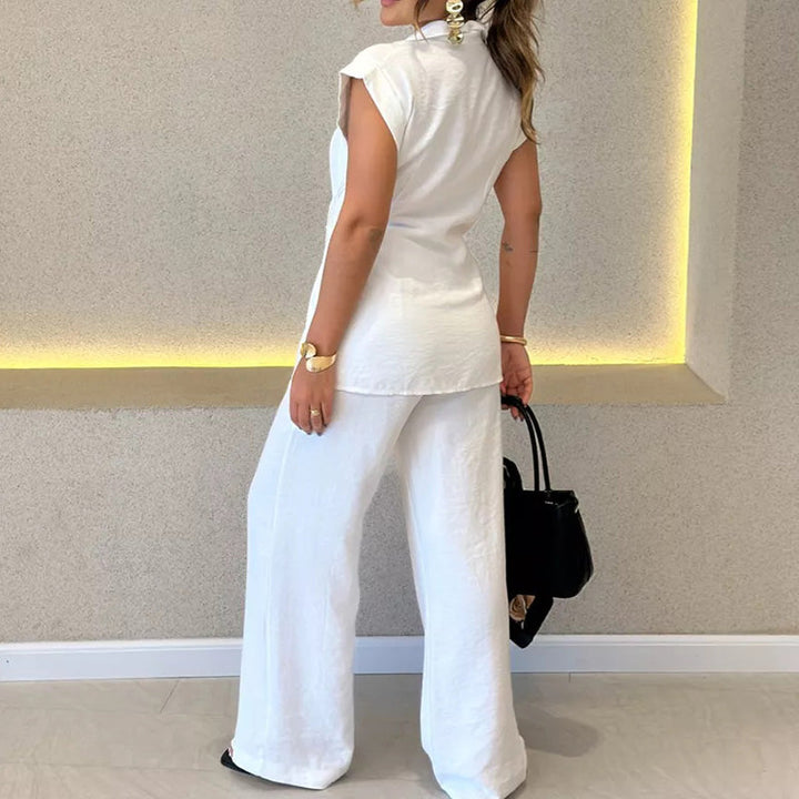 Ivette - Elegant set with sleeveless blouse and high-waisted pants