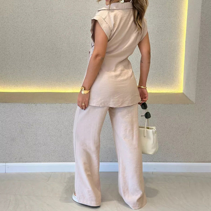 Ivette - Elegant set with sleeveless blouse and high-waisted pants