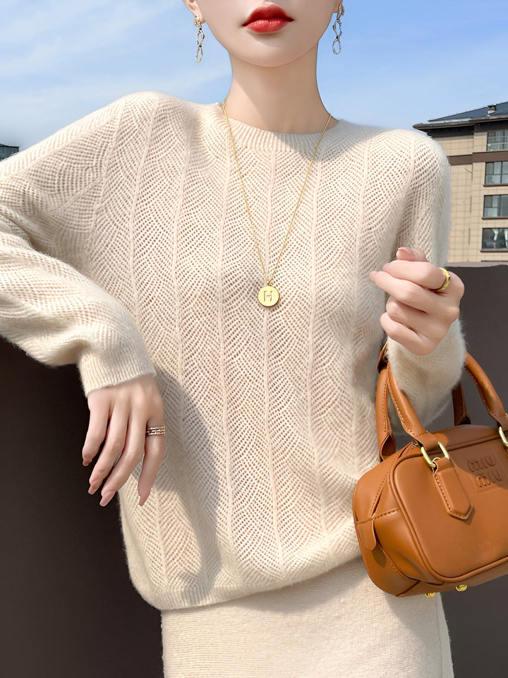 Mika - Merino wool sweater with elegant cutouts