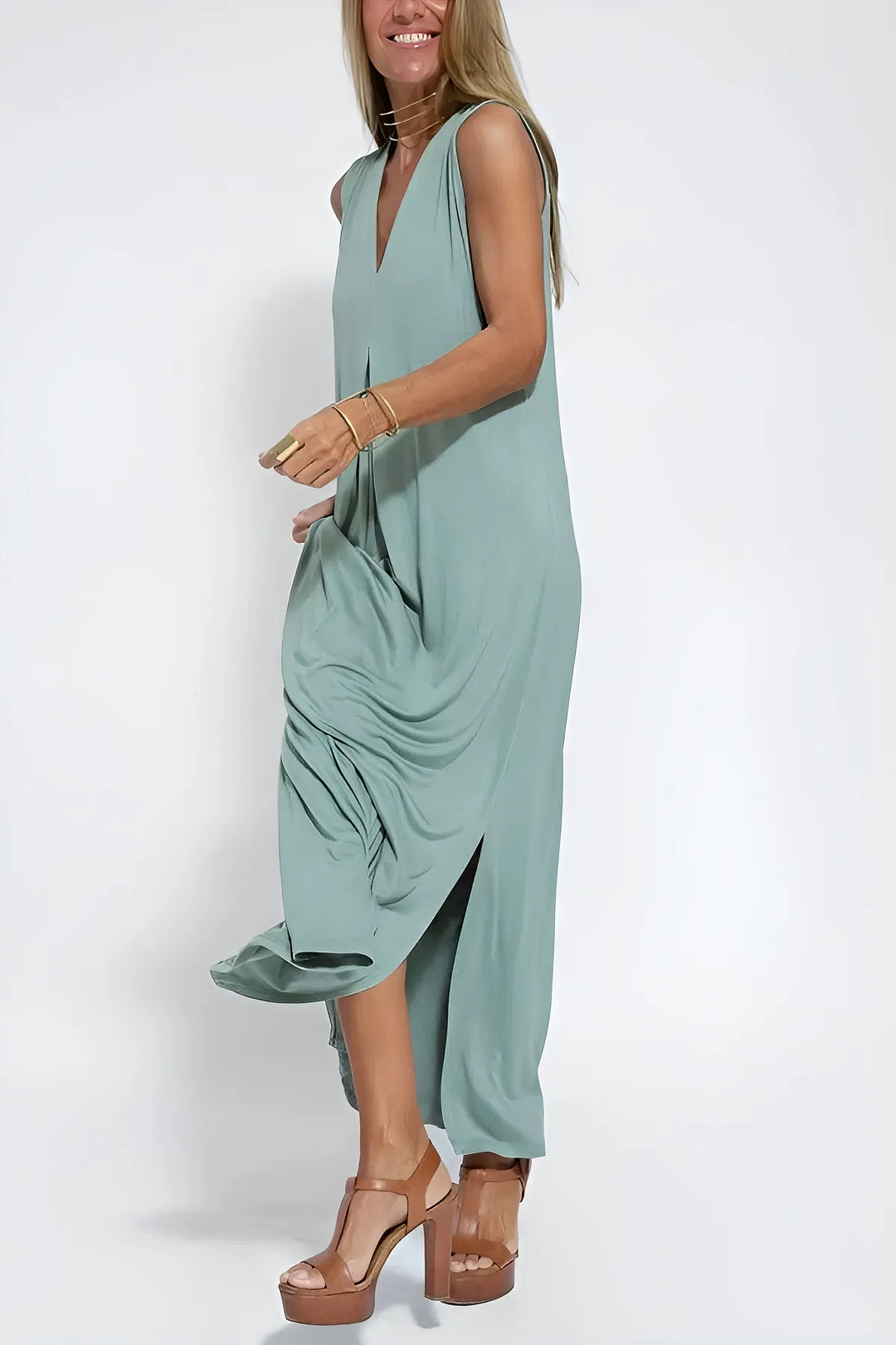 Katriel - Elegant dress with a flattering cut